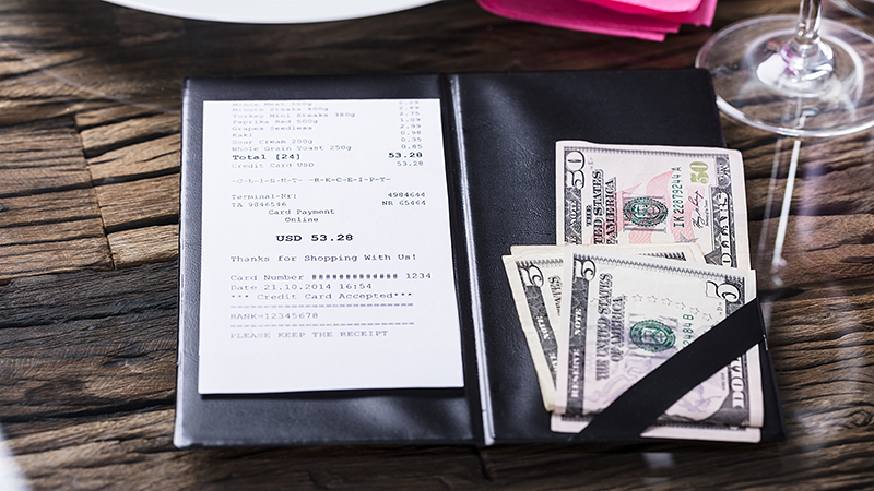 New challenge encourages customers to leave 100% tip on restaurant bill
